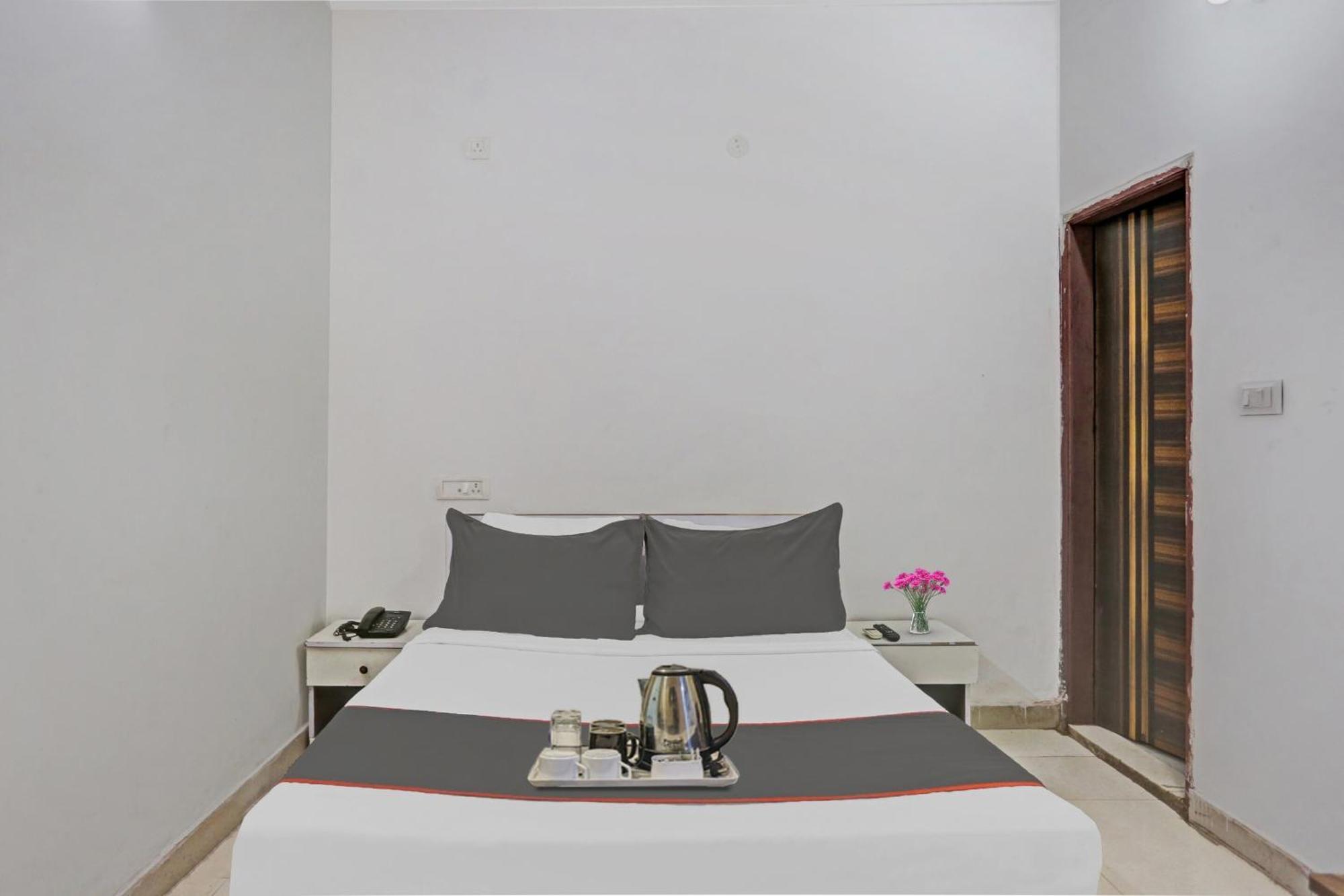 Hotel O Imperial Residency Near Dashrath Puri Metro Station New Delhi Exteriör bild